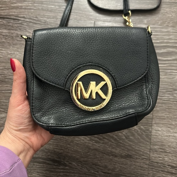 Michael Kors small cross body purse - Picture 1 of 8